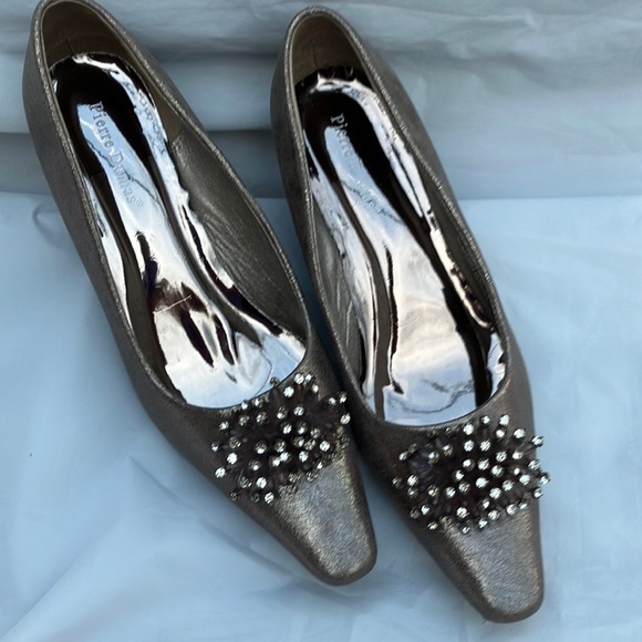 Pierre Dumas Shoes - EUC Sz 10M 3” Pierre Dumas pewter heels
